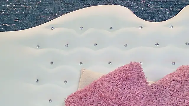 Snapshot of LaurynCopper chatting on 01.31.25 LaurynCopper online show from 01.31.25