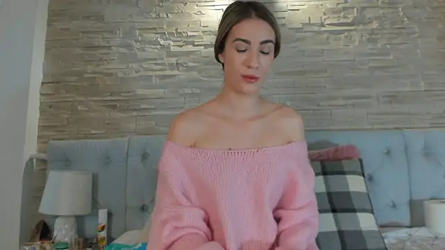 Snapshot of LaurynCopper chatting on 02.21.25 LaurynCopper online show from 02.21.25