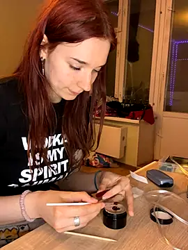 Shirley Thomas online show from 09.14.25