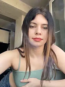 Snapshot of CurlyLara chatting on 02.24.25 CurlyLara online show from 02.24.25