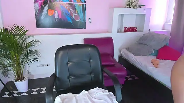 Snapshot of lunoxx_ chatting on 01.11.25 lunoxx online show from 01.11.25