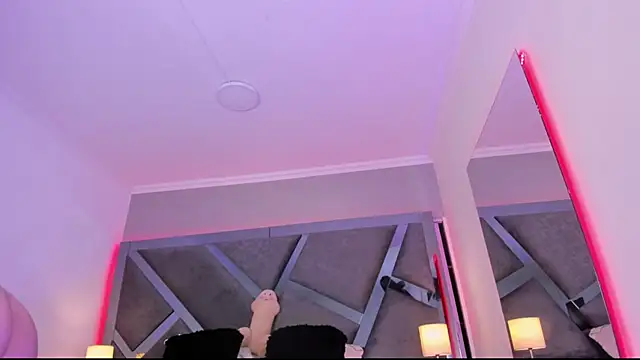 AmberiniHoffman online show from 02.20.25