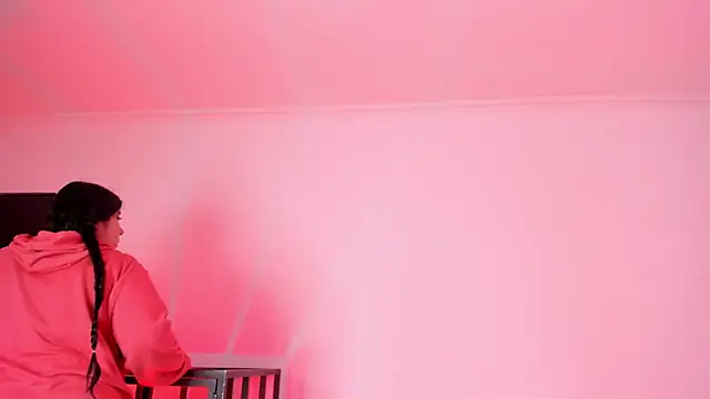 Snapshot of AmberiniHoffman chatting on 02.04.26 AmberiniHoffman online show from 02.04.26