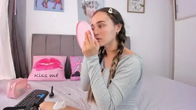 naughtyloverss online show from 12.17.25