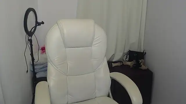 Snapshot of Abby_Halliwey chatting on 01.03.25 Abby Halliwey online show from 01.03.25