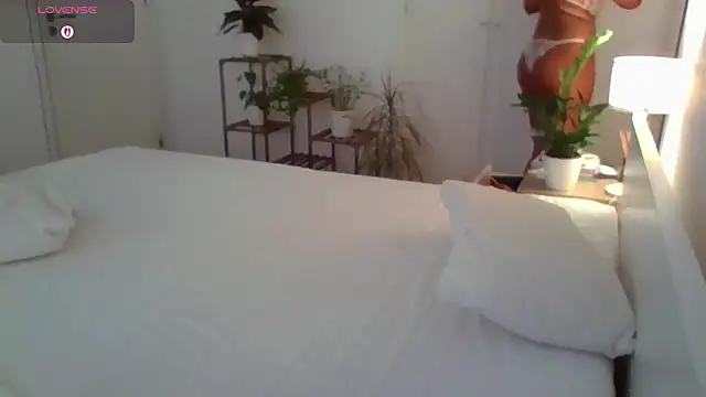 Snapshot of yournextdoorhottie chatting on 04.30.26 yournextdoorhottie online show from 04.30.26