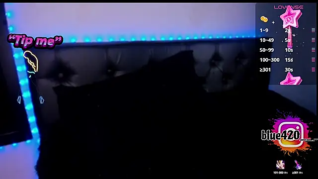 Skyler  blue4 online show from 12.04.24