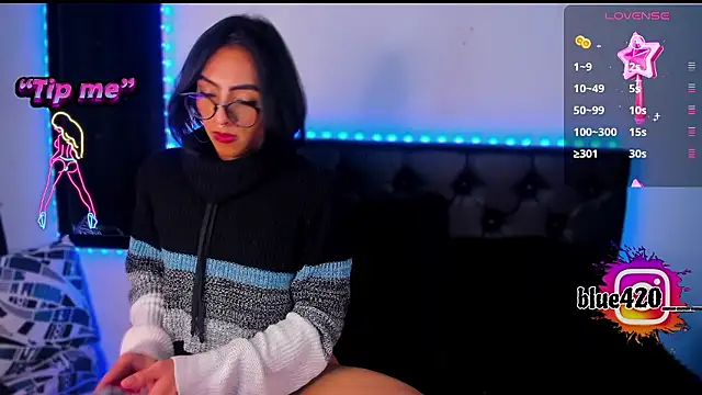 Skyler  blue4 online show from 12.06.24