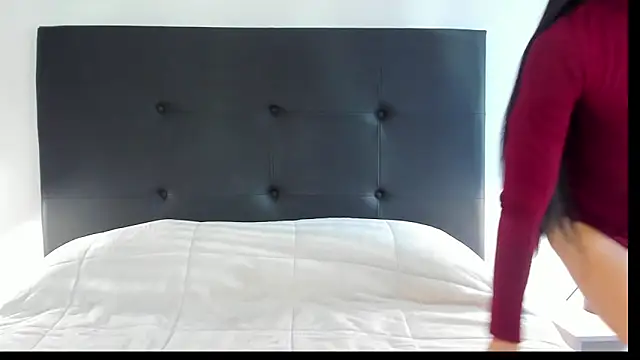 Skyler  blue4 online show from 01.11.25