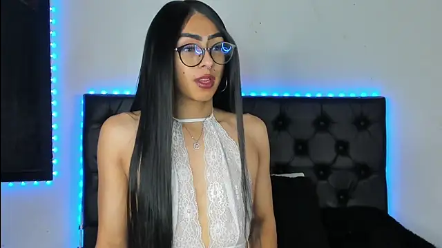 Skyler  blue4 online show from 01.12.25