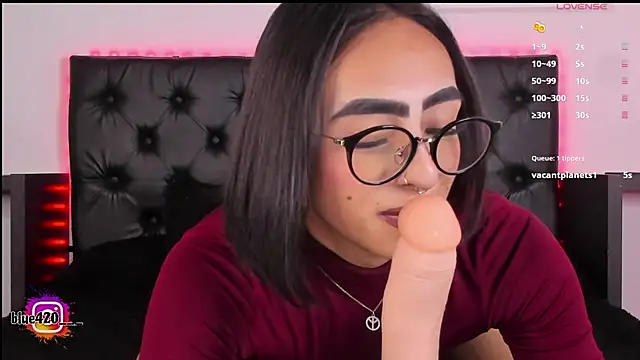 Skyler  blue4 online show from 02.04.25