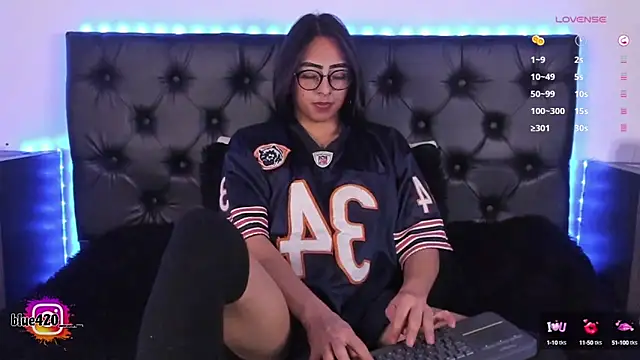 Skyler  blue4 online show from 03.04.25