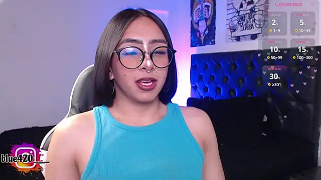 Skyler  blue4 online show from 10.09.25