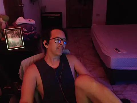 Snapshot of Pit_xxz chatting on 12.20.25 Pit xxz online show from 12.20.25