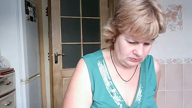 Snapshot of Ettie_Tonia chatting on 01.12.25 Ettie Tonia online show from 01.12.25