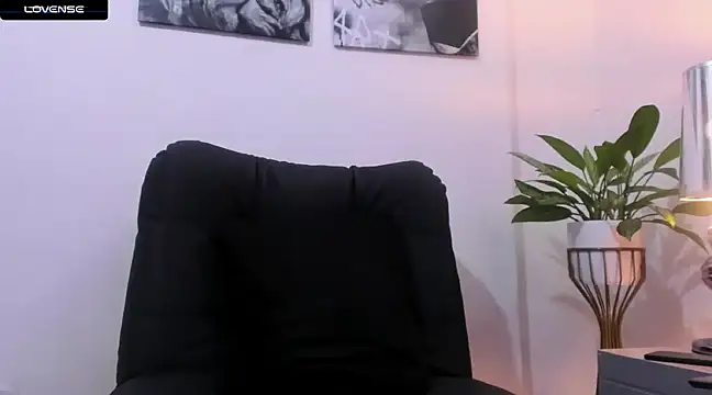 CruzVega online show from 01.10.25