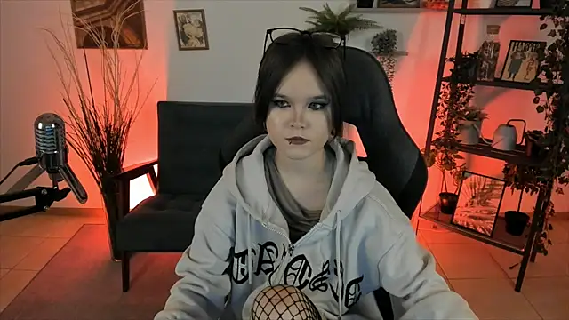 Elainebeness online show from 12.01.24