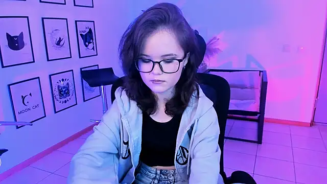 Elainebeness online show from 01.24.25