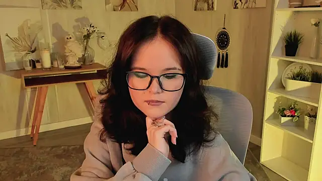 Elainebeness online show from 03.22.25