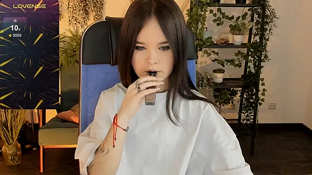 Elainebeness online show from 12.13.25