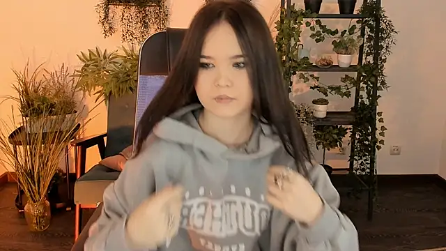 Elainebeness online show from 12.14.25