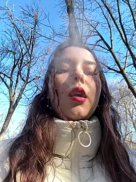 PoppyRobinson online show from 12.20.24