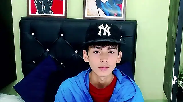 Snapshot of ttimy_x_boy chatting on 01.15.25 ttimy x boy online show from 01.15.25