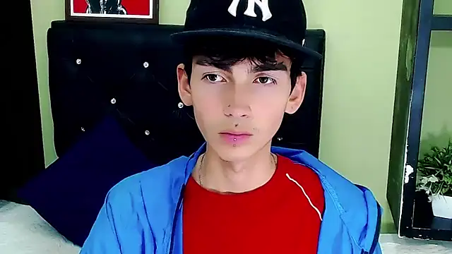 Snapshot of ttimy_x_boy chatting on 01.15.25 ttimy x boy online show from 01.15.25