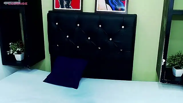 Snapshot of ttimy_x_boy chatting on 01.18.25 ttimy x boy online show from 01.18.25