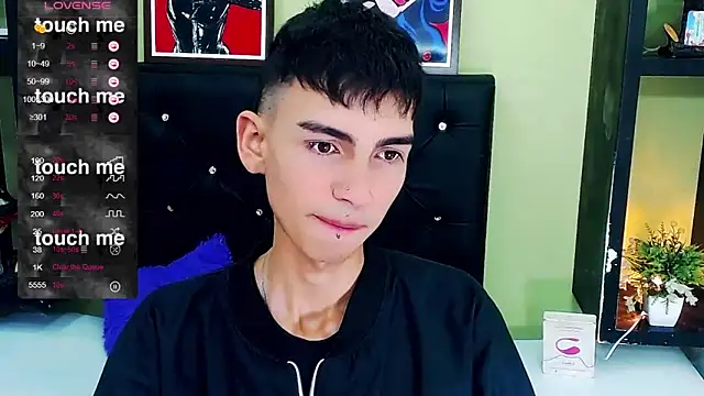 Snapshot of ttimy_x_boy chatting on 01.26.25 ttimy x boy online show from 01.26.25