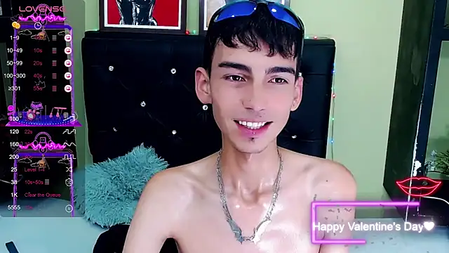 Snapshot of ttimy_x_boy chatting on 02.14.25 ttimy x boy online show from 02.14.25