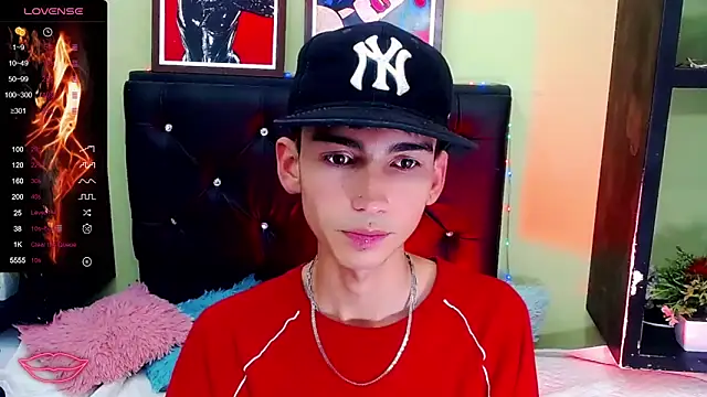 Snapshot of ttimy_x_boy chatting on 02.21.25 ttimy x boy online show from 02.21.25