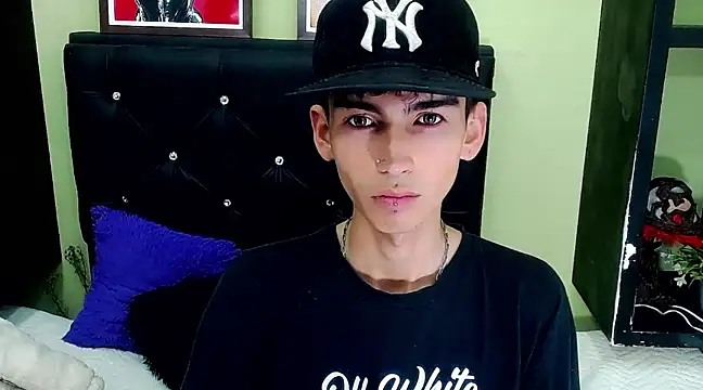 Snapshot of ttimy_x_boy chatting on 03.03.25 ttimy x boy online show from 03.03.25