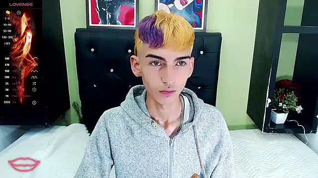 Snapshot of ttimy_x_boy chatting on 03.07.25 ttimy x boy online show from 03.07.25