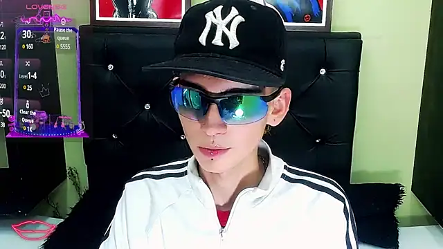 Snapshot of ttimy_x_boy chatting on 03.08.25 ttimy x boy online show from 03.08.25