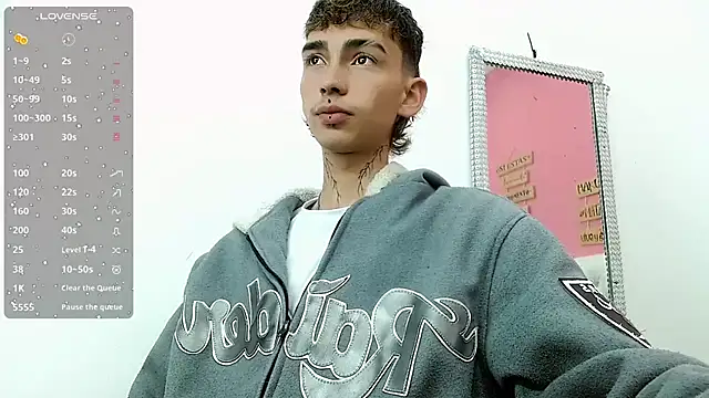 Snapshot of ttimy_x_boy chatting on 09.09.25 ttimy x boy online show from 09.09.25