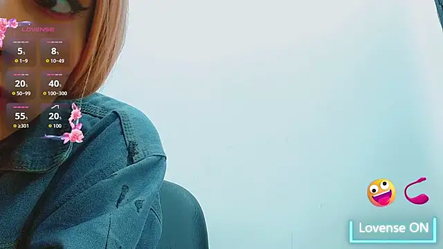 Snapshot of ttimy_x_boy chatting on 10.31.25 ttimy x boy online show from 10.31.25