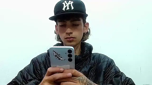 Snapshot of ttimy_x_boy chatting on 11.25.25 ttimy x boy online show from 11.25.25