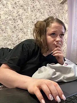 LizzyShine online show from 03.18.25