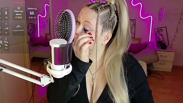 LizzyShine online show from 11.21.25