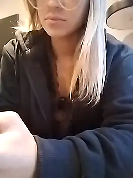 fofinhaa12 online show from 09.15.25