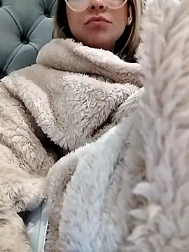 fofinhaa12 online show from 10.05.25