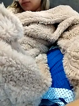 fofinhaa12 online show from 10.25.25