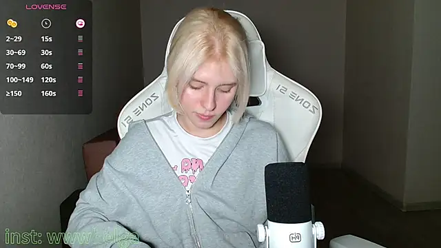 LizaKisses online show from 10.15.25