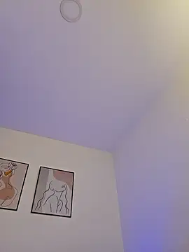 VictoriaEvaans  online show from 02.20.25