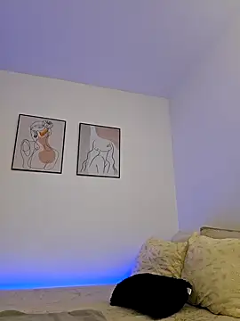 VictoriaEvaans  online show from 03.13.25