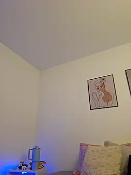 VictoriaEvaans  online show from 10.27.25