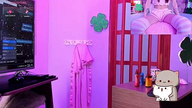 Snapshot of lauren_evans96 chatting on 03.19.25 lauren evans96 online show from 03.19.25