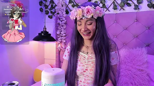 Snapshot of lauren_evans96 chatting on 10.15.25 lauren evans96 online show from 10.15.25