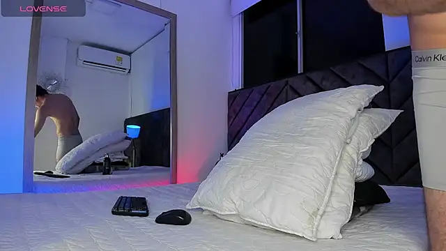 Snapshot of Luca_ferrer_ chatting on 02.09.25 Luca ferrer online show from 02.09.25